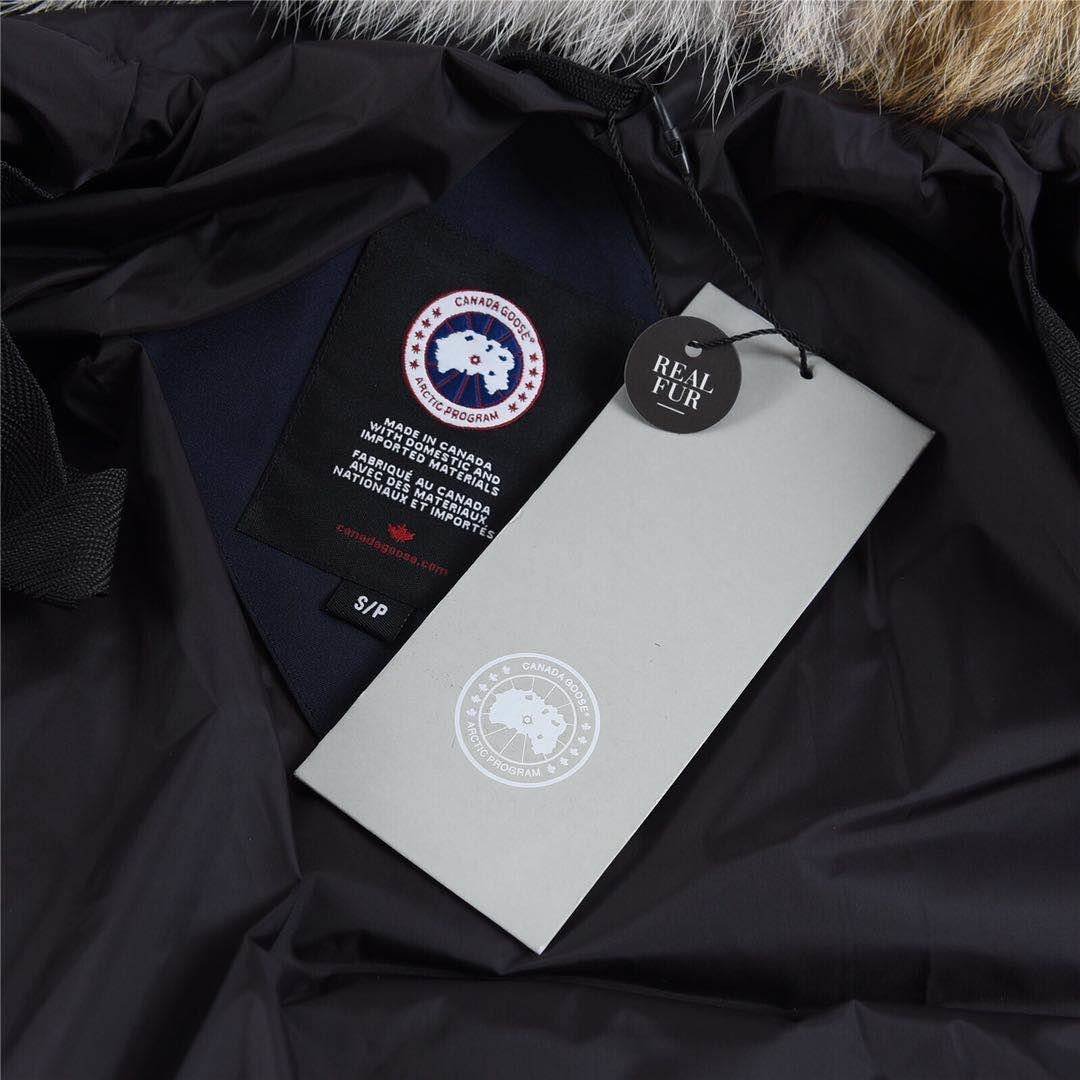 Canada Goose parka - Image 6