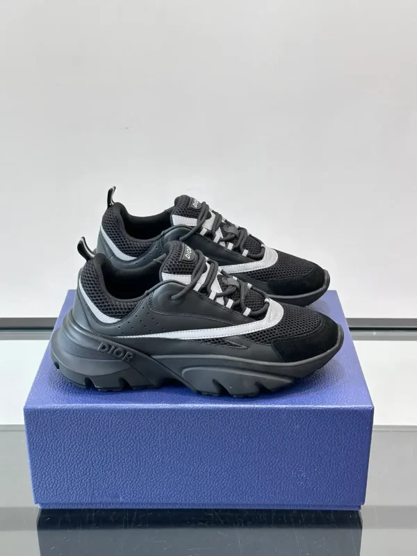 Dior B22