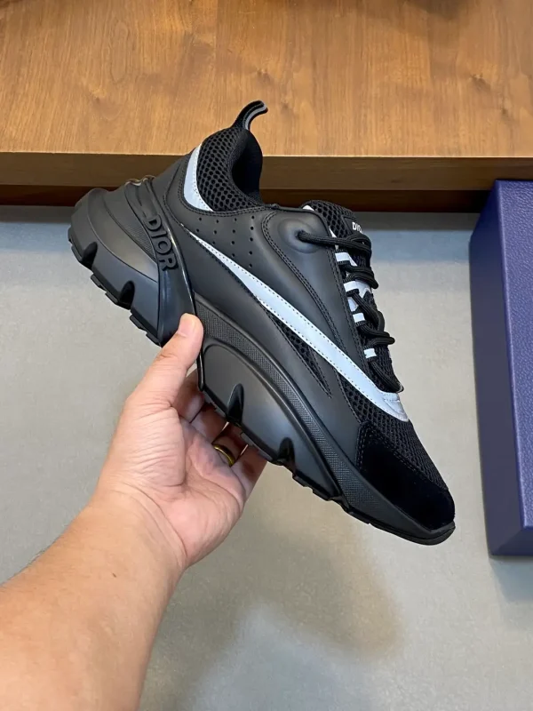 Dior B22