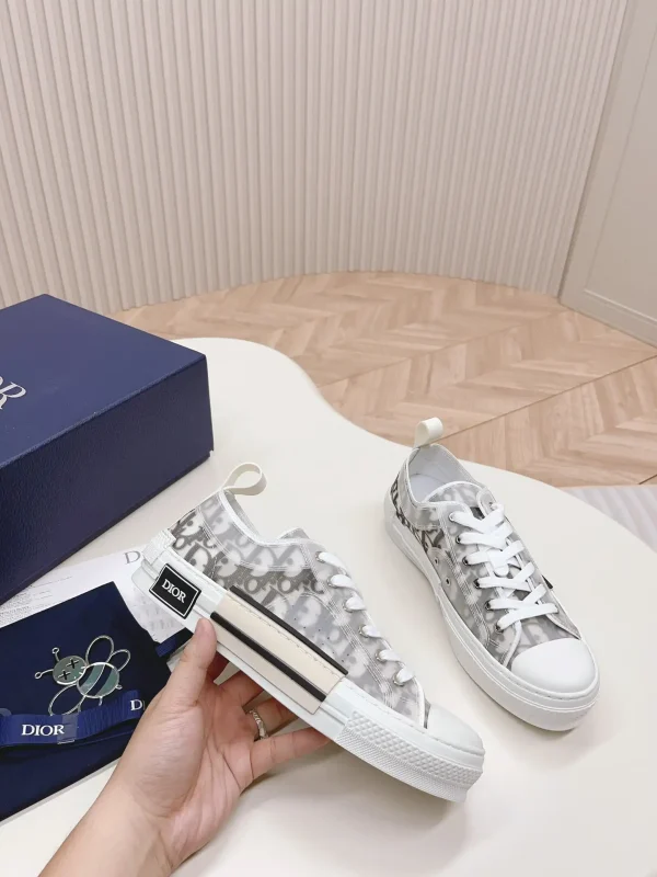 Dior B23