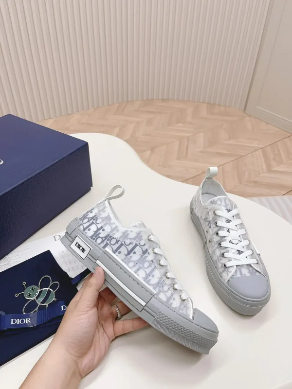Dior B23