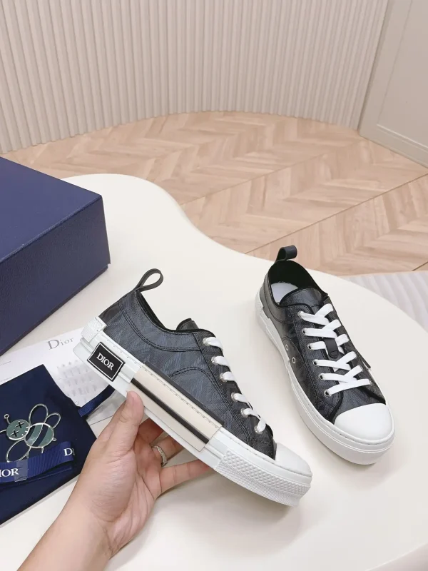 Dior B23