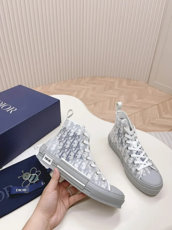 Dior B23