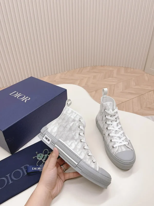 Dior B23