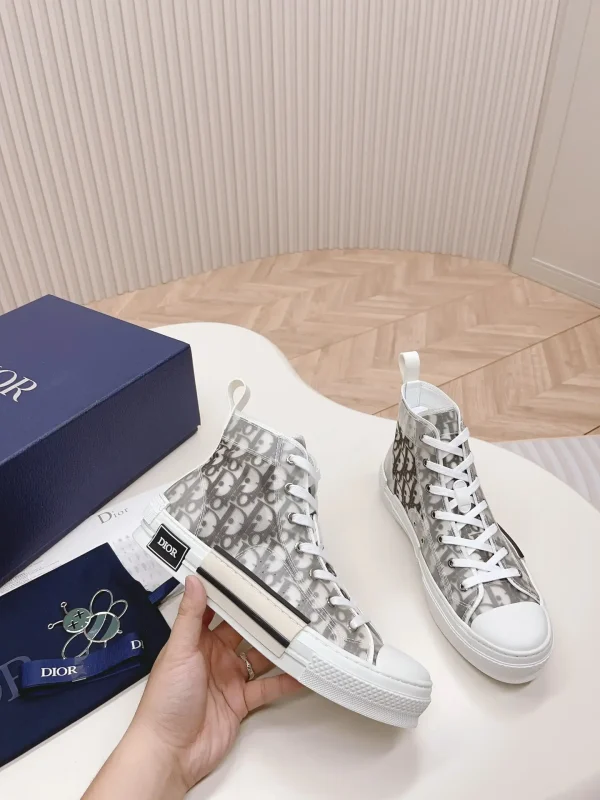 Dior B23
