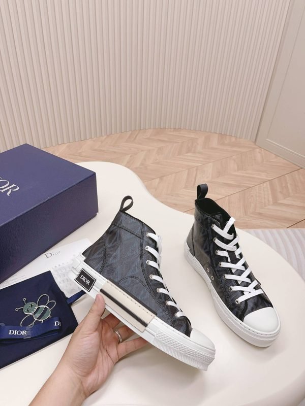 Dior B23