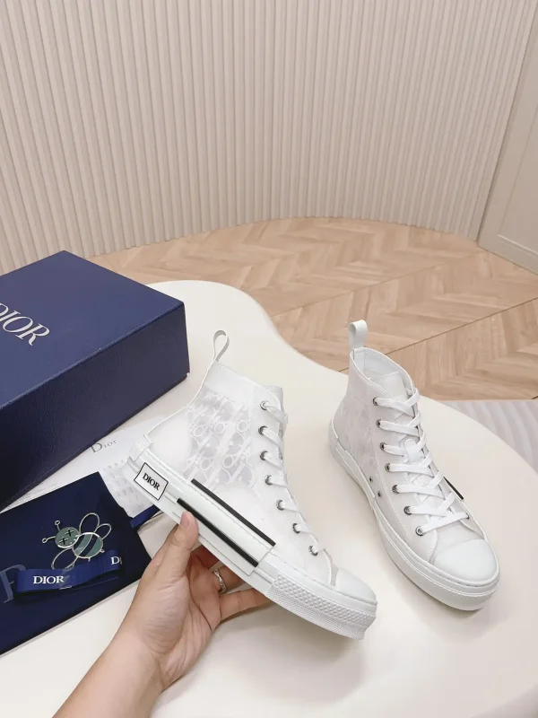 Dior B23