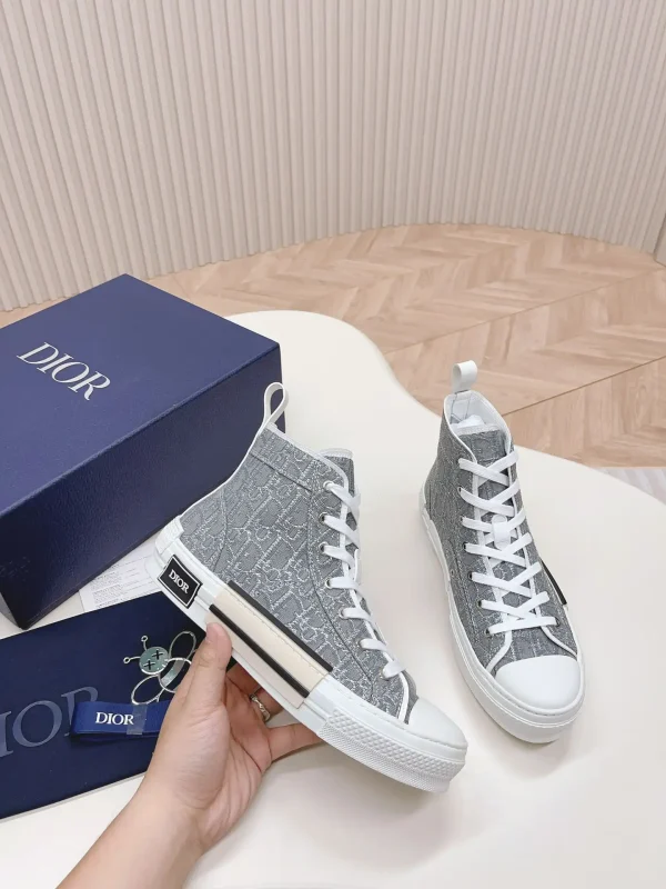 Dior B23