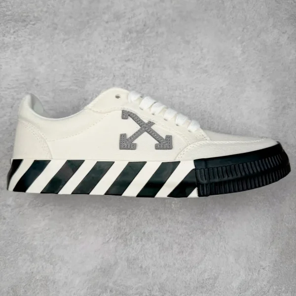 Off-White Casual Sneakers