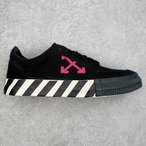 Off-White Casual Sneakers