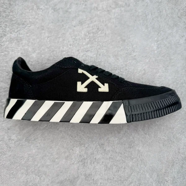 Off-White Casual Sneakers