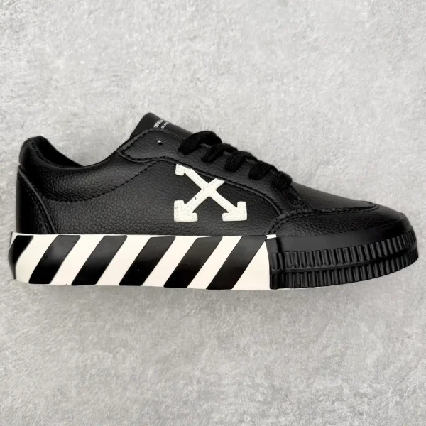 Off-White Casual Sneakers